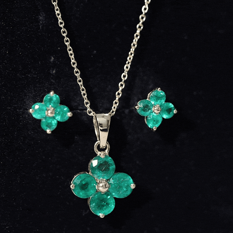 Emerald clover pendant necklace and matching stud earrings jewelry set