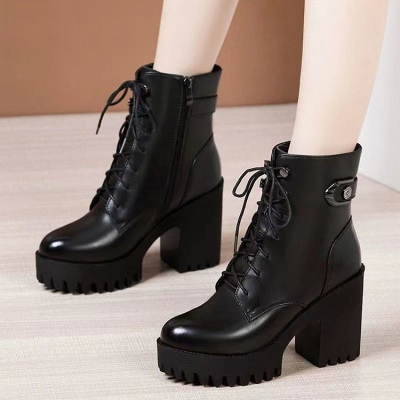 Bottes mi-mollet doublées en peluche à talon épais et style alternatif, noires
