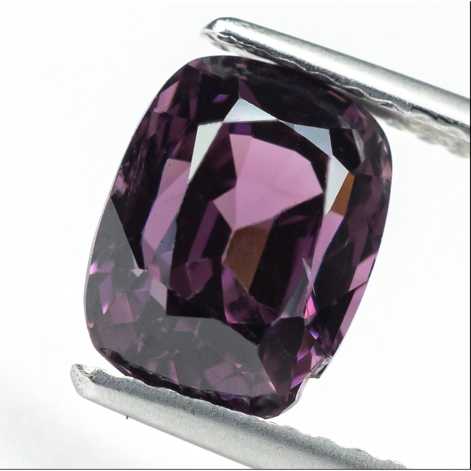 Loose natural purple spinel 2.77ct cushion mixed cut unheated Myanmar origin GRA Antwerp report 1830012489 – angle view